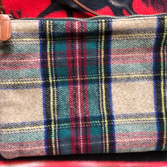 Crossbody/Wristlet - Picture 3 of 9
